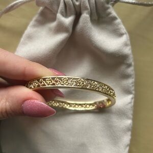 Kendra Scott Kelly Bangle 

Gold, Size S/M